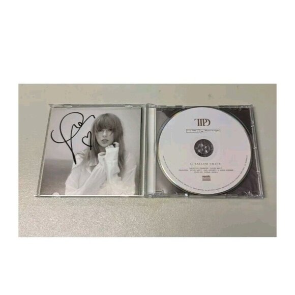 Tortured Poets Department CD + Bonus Track The Manuscript With Hand Signed Photo - Picture 3 of 5